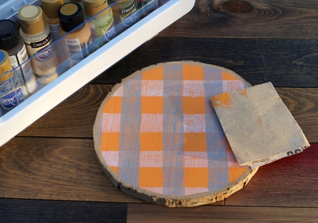 How to make a Buffalo Plaid Wood Slice Pumpkin